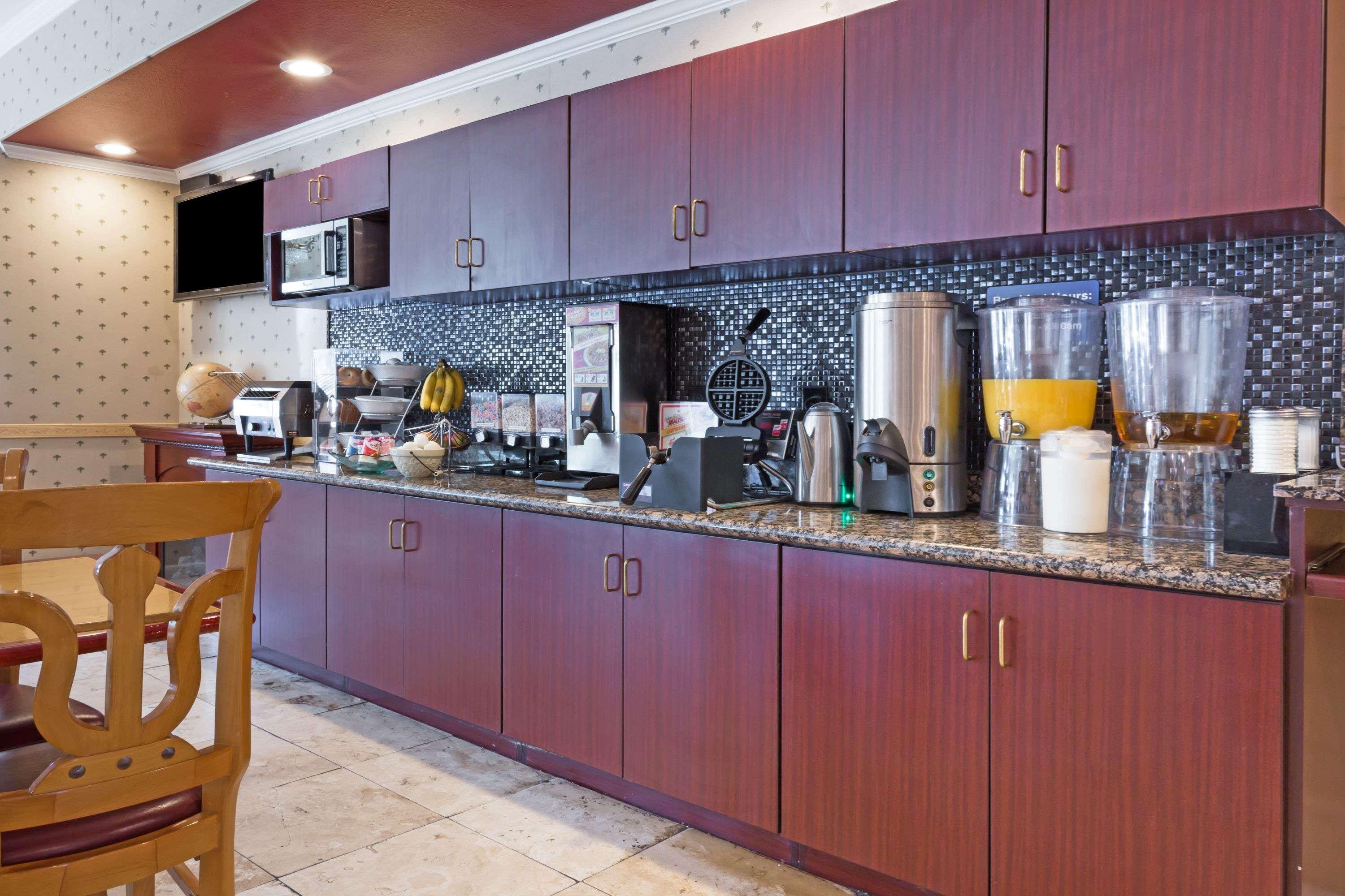 Microtel Inn & Suites By Wyndham Tracy Exterior foto